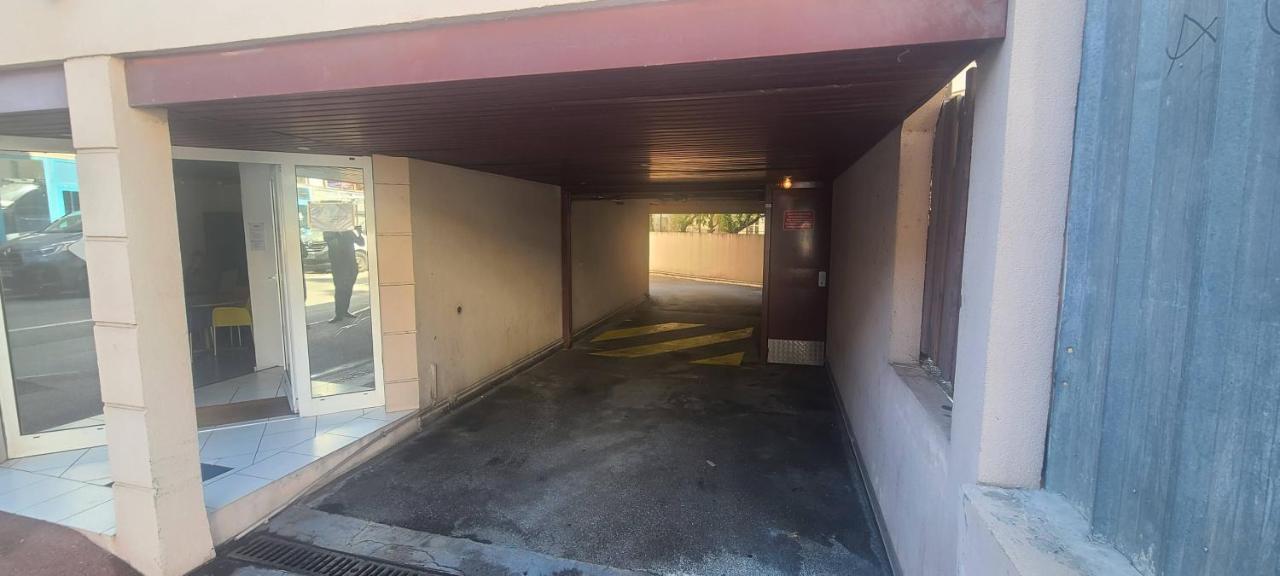 Appart'hôtel Luxe Vieil Antibes 75 m2 avec Parking Exterior foto